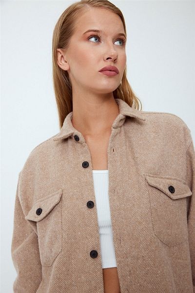 Tarz Cool قميص حطاب منقوش ذو جيوب كريمية بقصة ضيقة - kkkodg001r26s