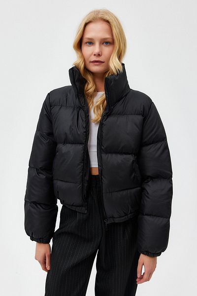 Açelya Okcu Stand Collar Zippered Puffer Jacket
