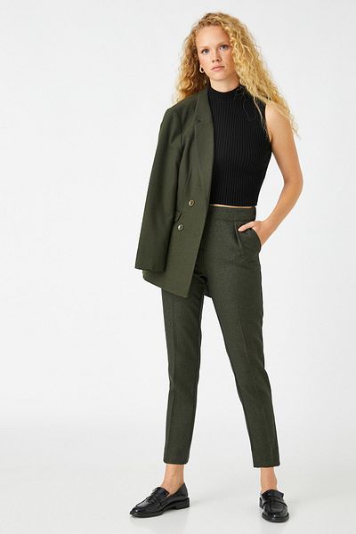 Koton Plissierte Karottenhose mit Taschen