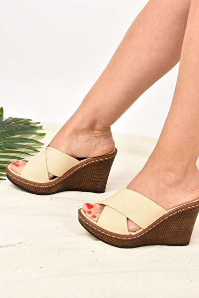 Fox Shoes Dámské béžové plátěné pantofle K674041005