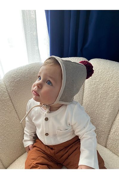 Arel Kids Burgundy Pompom Camel Bonnet Hat-buff
