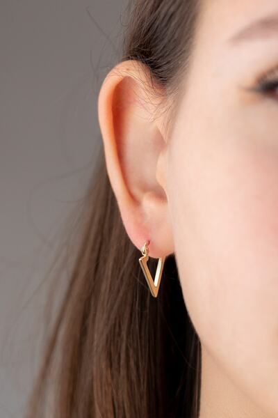 Uşaklıhafız 1945 14 Ayar Altın Küçük Boy Geometrik Üçgen Model Küpe