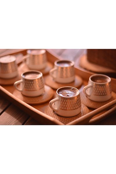 Bambuu Hattat 6-Person Porcelain Coffee Set with Gold Patterned Bamboo Base