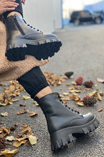 İnan Ayakkabı Kadın Bot Siyah Renk Hafif Kaymaz Taban (TABAN 6 CM)