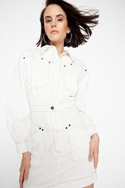 Trendyol Collection Ecru košilový límec Bodycone tkané šaty TWOAW23EL01423