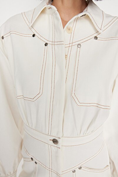 Trendyol Collection Ecru košilový límec Bodycone tkané šaty TWOAW23EL01423