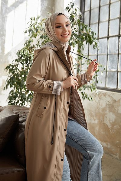 InStyle معطف واق من المطر بنمط مخطط - بيج