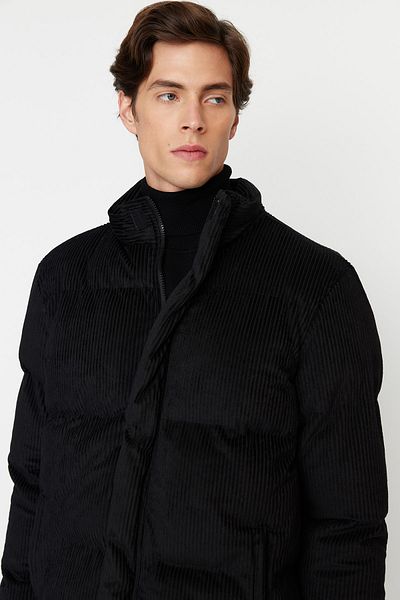 Trendyol Collection Schwarze Pufferjacke aus Cord – Stehkragen, normale Passform TMNAW22MO0182