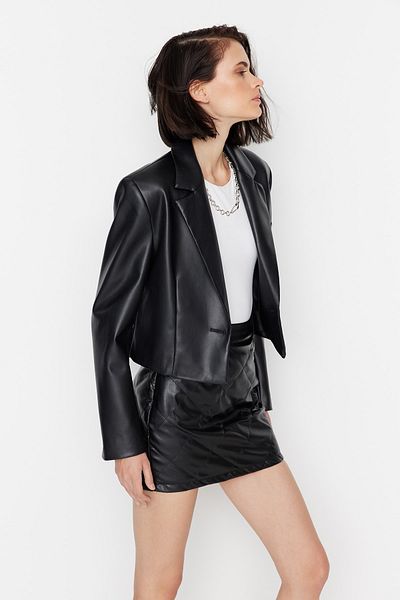 Trendyol Collection Schwarzer gewebter Kunstlederrock mit Reißverschluss TWOAW23ET00228