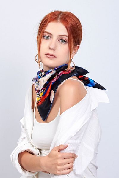 Nomads Felt باندانا حريرية| غوستاف كليمت العذراء 55x55 سم| نومادس فيلت