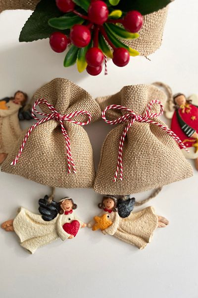 Meran 2-Piece Jute Fabric and Red String Christmas Gift Bag