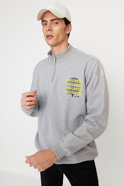 Trendyol Collection Textem potištěná šedá oversize fleecová mikina - na zip, teplá TMNAW23SW00017