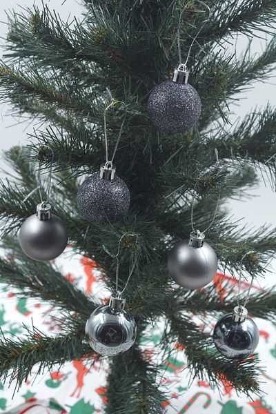 Yusuf Dirik YD Party Supplies Christmas Tree Ball Glitter Shiny Matte Color 4 Cm 6 Pieces