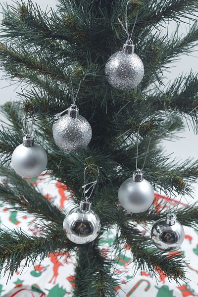 Yusuf Dirik YD Party Supplies Christmas Tree Ball Glitter Shiny Matte Color 4 Cm 6 Pieces