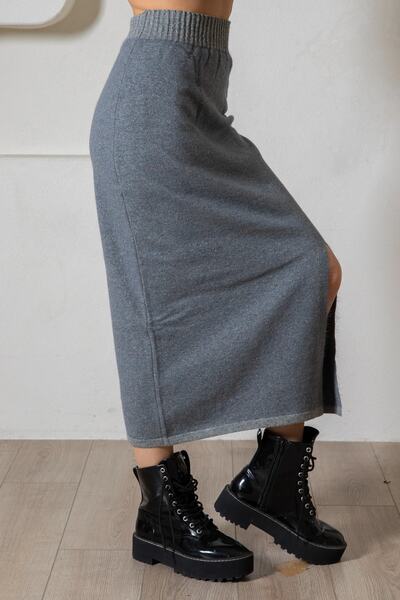 Serianno Dar Kesim Lastik Bel Önden Yırtmaçlı Uzun Triko Etek