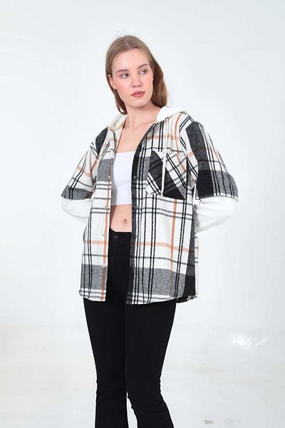 Sporting Women's Beige Black Snap Detailed Lumberjack Shirt Sweatshirt