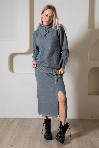 Serianno Dar Kesim Lastik Bel Önden Yırtmaçlı Uzun Triko Etek