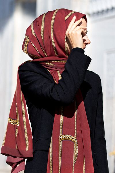 Vissona Γυναικείο σάλι πολυτελείας Medina Silk Claret Red-1