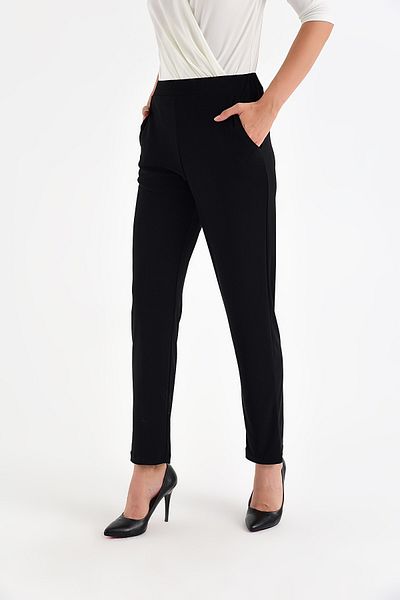 Laranor Women's Black Pocket Detailed Baggy Cut Trousers 20L6846