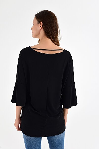 Laranor Kadın Siyah V Yaka ve Kolda Volan Detay Bluz 20L6814