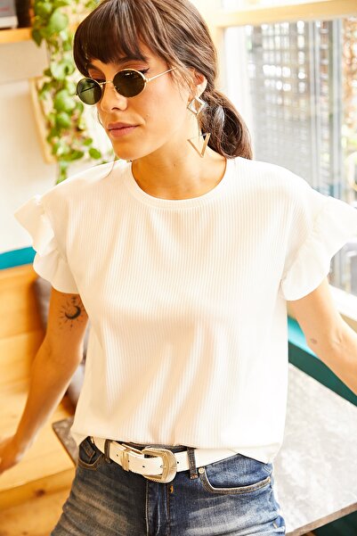 Olalook Damska koszulka na ramiączkach z falbankami w kolorze ecru TSH-19000417