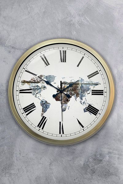 Kasva Concept 40 cm Antique Metal World Map Wall Clock