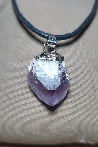 TAŞÇIZADE Amethyst Stone Raw Natural Necklace