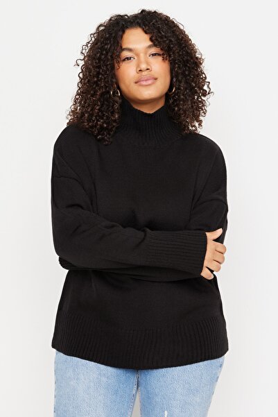 Trendyol Curve سترة تريكو سوداء بياقة دائرية وأكتاف منخفضة TBBAW23AN00136