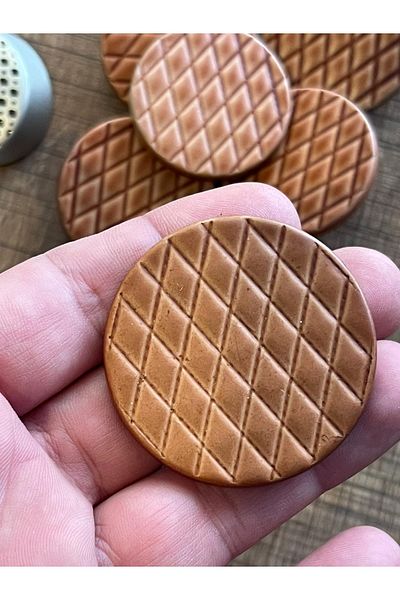 Gönülden Tasarım 4 Cm Diameter Cookie Shaped Design Button with Pin Holder