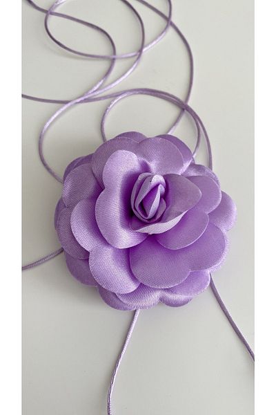 Âlâ Atelier Floral Patterned Lace-up Choker Necklace - Rose Name