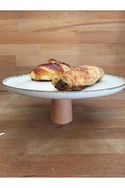 İkram Dünyası Pearl Colored 25 cm Serving Plate with Wooden Legs 6 cm Height