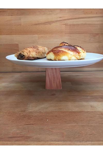 İkram Dünyası White 28 Cm Serving Plate with Wooden Round Legs 6 Cm Height