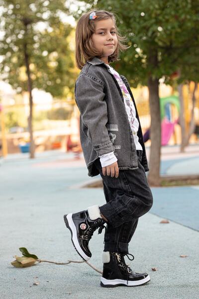 BOUIS Kız Çocuk Beyaz Kürklü Parlak Yüksek Taban Bot Bağcıklı Yarım Postal Soğuk Havaya Dayanıklı