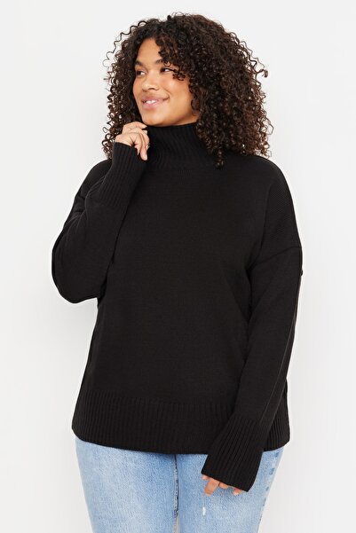 Trendyol Curve سترة تريكو سوداء بياقة دائرية وأكتاف منخفضة TBBAW23AN00136