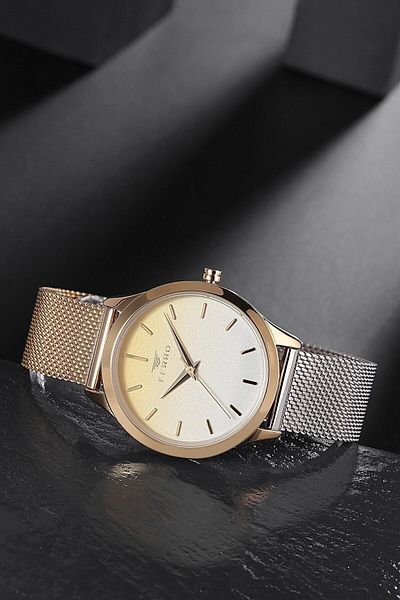 FERRO Women's Wristwatch - Stylish and Functional Design