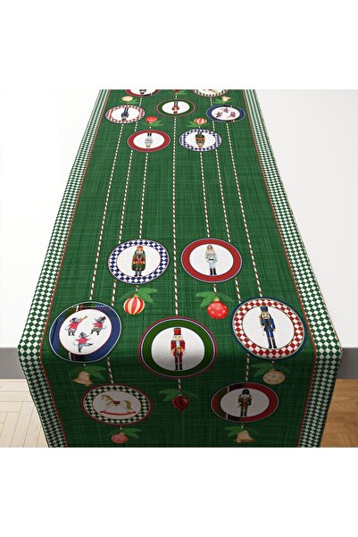 Tataroğlu Dijital Kumaş Kenarları Dama Desenli Yeşil Zemin Üzerine Tabak Motifleri Içerisinde Kurşun Askerli Runner