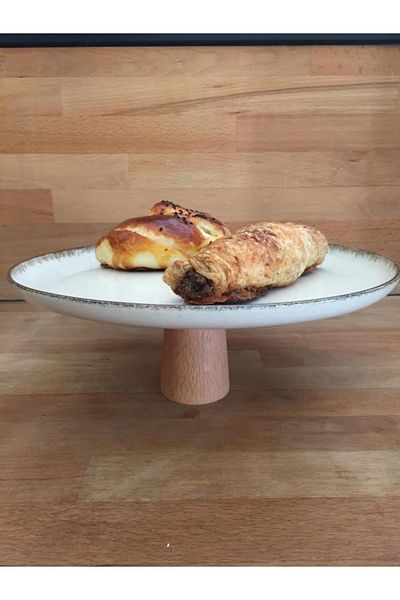 İkram Dünyası Pearl Colored 25 cm Serving Plate with Wooden Legs 6 cm Height