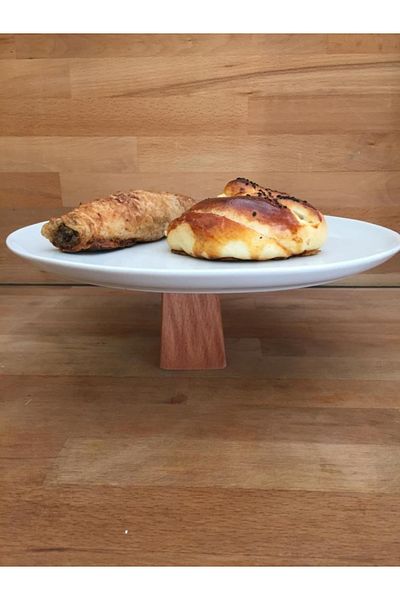İkram Dünyası White 28 Cm Serving Plate with Wooden Round Legs 6 Cm Height