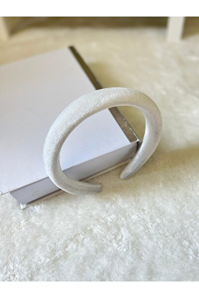 zeynep Coroana albă din catifea fără bombă