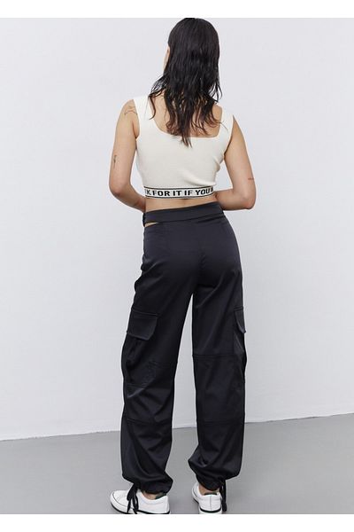 FK PYNAPPEL Slogan Detailed Crop