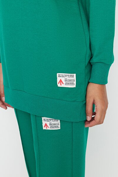 Trendyol Modest Σκούρο πράσινο σετ γυμναστικής πλεκτής λαιμόκοψης με διακοσμητική ετικέτα TCTAW22EN0060