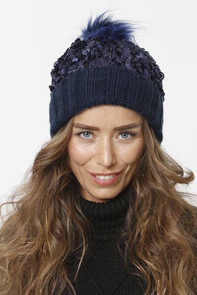 emybox Pul Payet Aksesuarlı Kürk Ponponlu Triko Örme Bere Kadın Kışlık Örgülü...