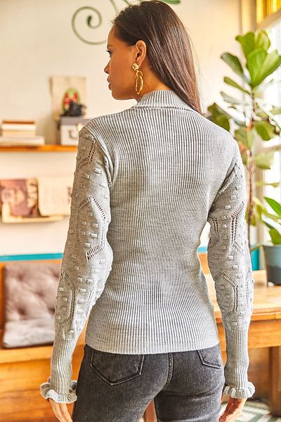 Olalook Pulover de damă din tricot cu nervuri, cu mâneci gri deschis, cu guler vertical KZK-19000383