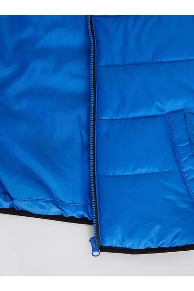 LC Waikiki معطف منتفخ أساسي للأولاد مع غطاء للرأس