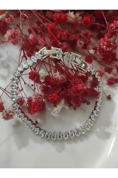 FREESİATAKİ Women's Zirconstone Waterway Shuttle Bracelet