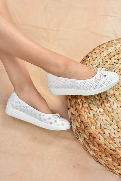 Fox Shoes Weiße Freizeitschuhe für Damen K848212309