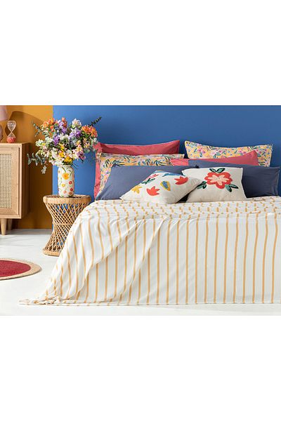 English Home Petite Daisies Yarn Painted Viscose Single Pique 150x220 Cm Yellow