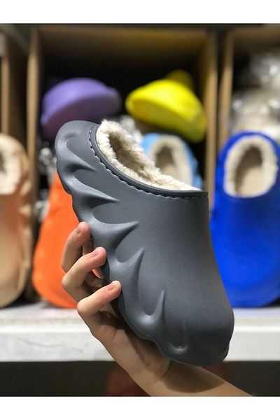 gilga Flame Patterned Seamless Slippers