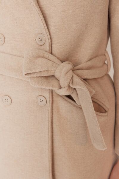 Trendyol Collection Vlněný kabát s kamenným páskem TWOAW22KB0097