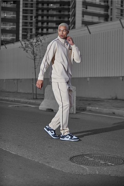 Champs sports sweat suits top